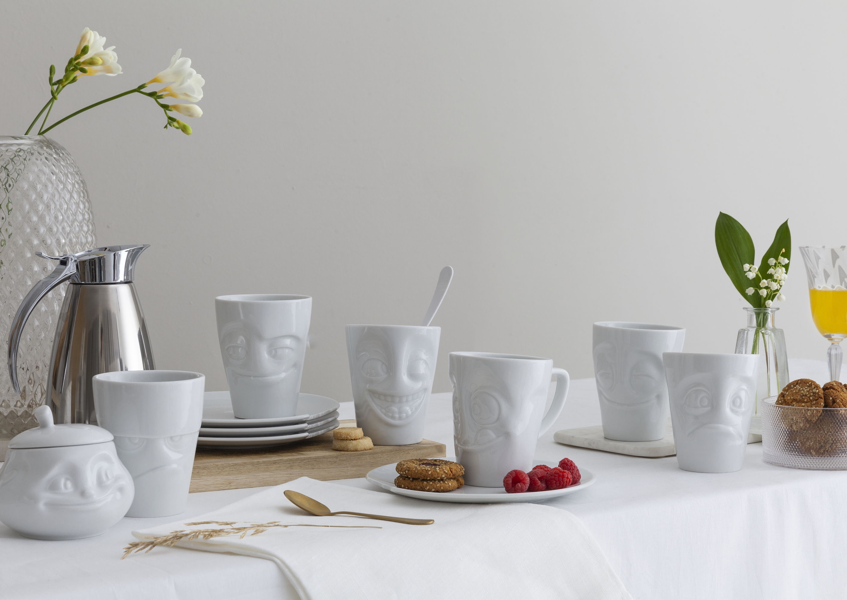 58products | Henkelbecher Verschmitzt weiß 350 ml ideal für Milchkaffee + Kaffee + Tee + Kakao | Made in Germany von 58products